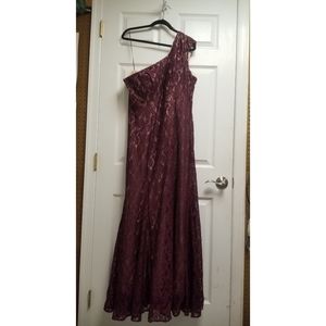 NIGHTWAY LACE METALLIC GOWN ONE SHOULDER